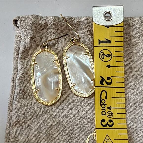 Kendra scott Gold and MOP Elle Earrings - Picture 2 of 3